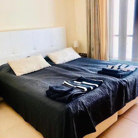 Miramar, 20 Meters From The Beach, Sea View & Pool Appartement