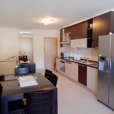 Miramar, 20 Meters From The Beach, Sea View & Pool Appartement Albufeira